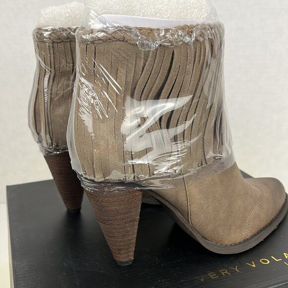 Very Volatile Taupe Booties Shakee Western Cowboy Sz 8.5 Boots Heels Fringe Stud - Picture 6 of 10